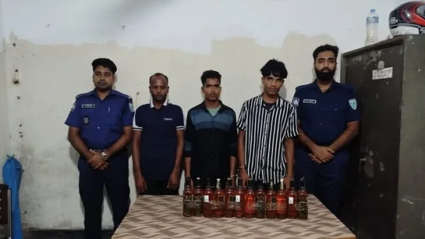 “ছাতকে পুলিশের অভিযানে ভারতীয় মদসহ আটক তিন যুবক”